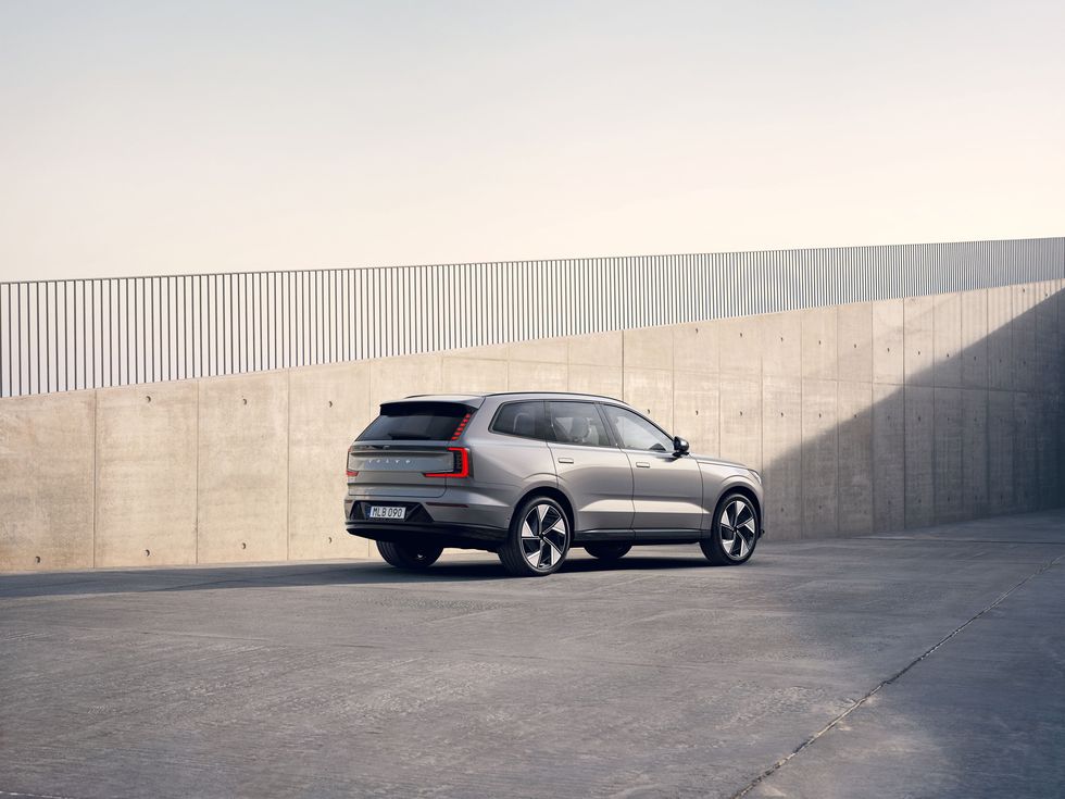 Volvo Announce All-New EX90 Electric